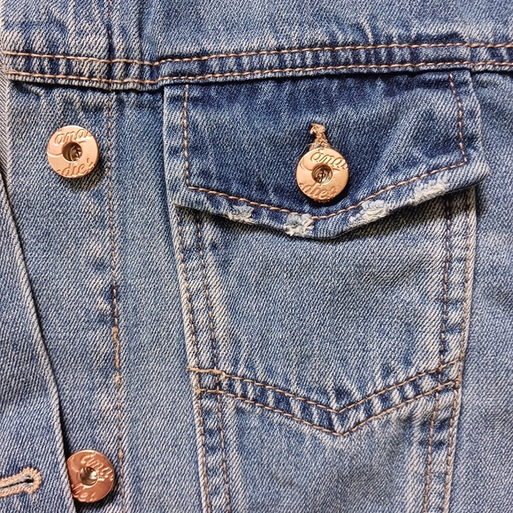 Candie's • Women's Relaxed Distressed  Denim Trucker Jean Jacket - Picture 4 of 12